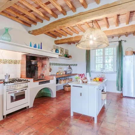 Drago, Authentic Private Pool Villa Orentano