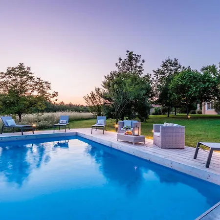 Drago, Authentic Private Pool Villa